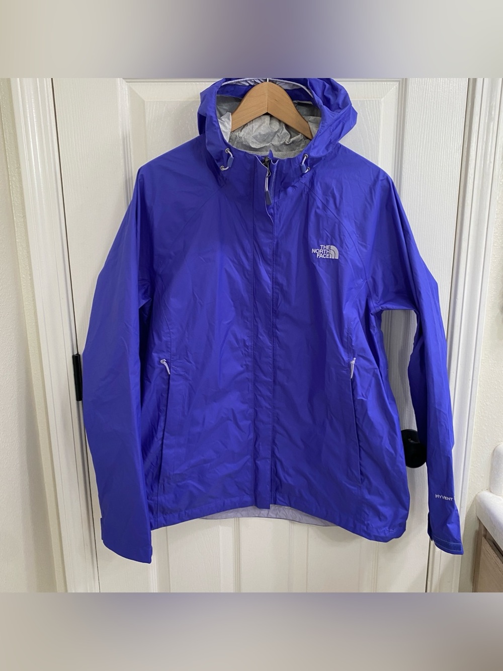 The North Face Women’s XL HyVent 2.5L Purple Waterproof Rain Jacket Hooded